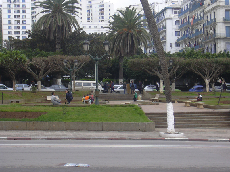 photos/2004 Alger/0321 Square Guillemin.jpg